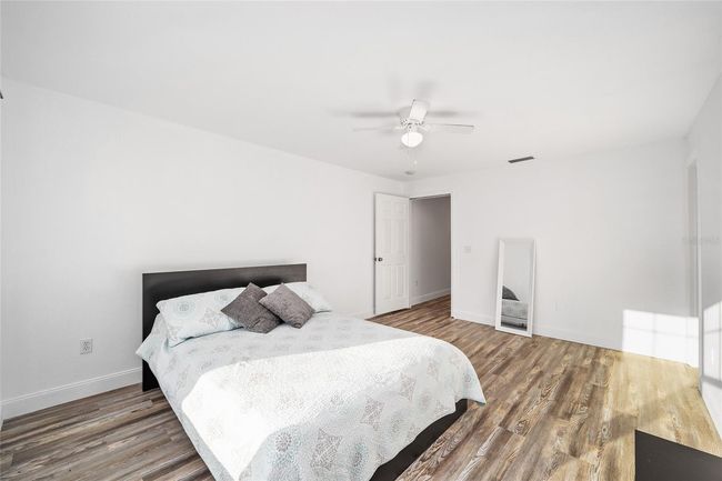 APT-2 - 1563 Nw 29 Th Rd, Townhouse with 2 bedrooms, 2 bathrooms and null parking in Gainesville FL | Image 26