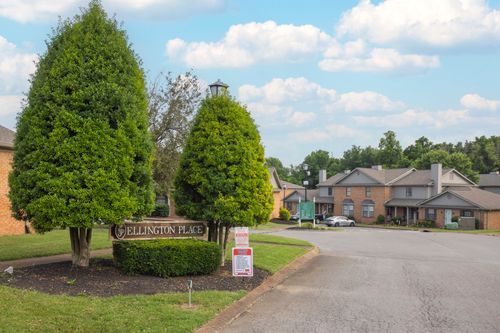 211 Ellington Pl, Madison, TN, 37115-5154 | Card Image