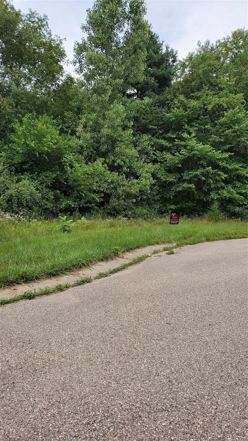 1370 Elm St Street N, Vienna Charter Township, MI, 48420 | Card Image