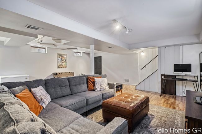 Finished Basement | Image 29