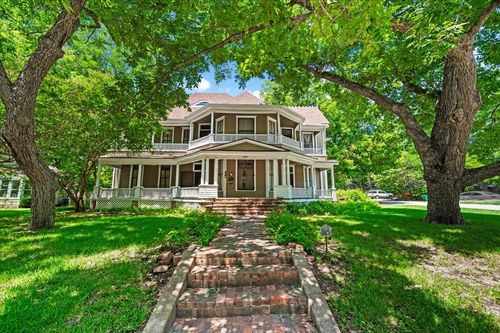 200 S Hawkins St, Waxahachie, TX, 75165-3220 | Card Image