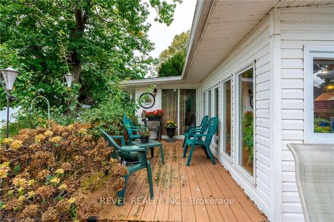 24 Lake Rd, House other with 2 bedrooms, 1 bathrooms and 2 parking in Selkirk ON | Image 36