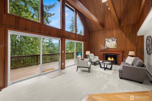 2310 Squak Mountain Loop Sw, Issaquah, WA, 98027-4418 | Card Image