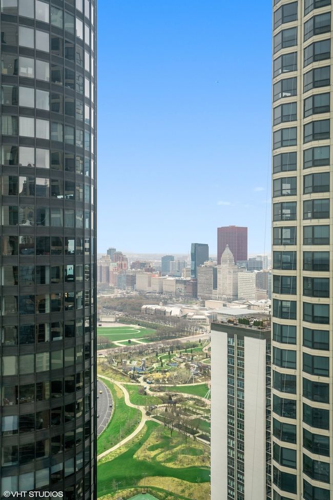 APT-4305 - 195 Harbor Dr, Condo with 2 bedrooms, 2 bathrooms and 1 parking in Chicago IL | Image 12