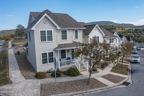 614 Baldwin Ln, Hollidaysburg, PA, 16648-3237 | Card Image
