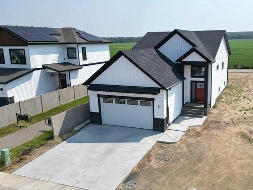 20 Ian Way, Sylvan Lake, AB, T4S0W5 | Card Image