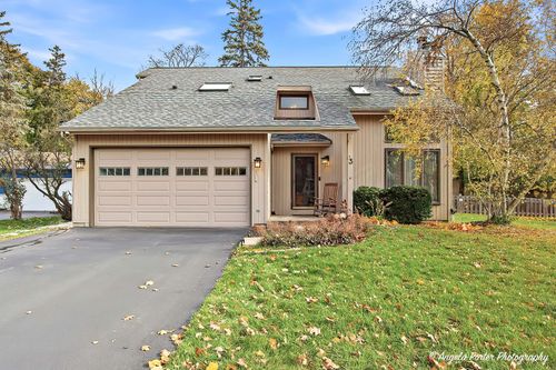 3 Woodhead Dr, Lake Villa, IL, 60046-8683 | Card Image