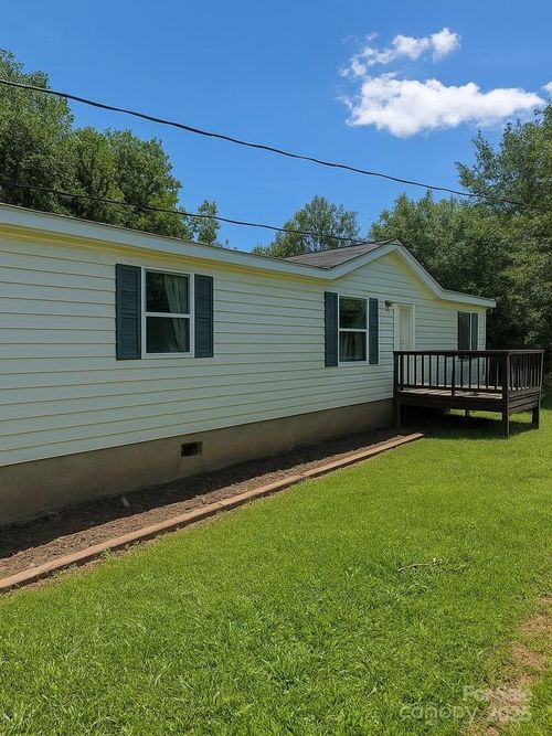 21 Lisa Dr, Canton, NC, 28716-0720 | Card Image