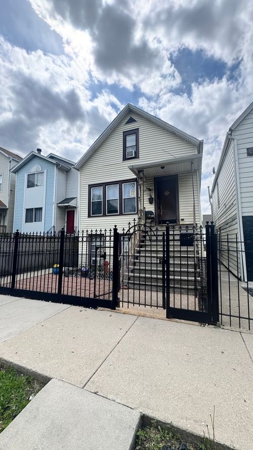 1638 N Campbell Avenue, Chicago, IL, 60647 | Card Image