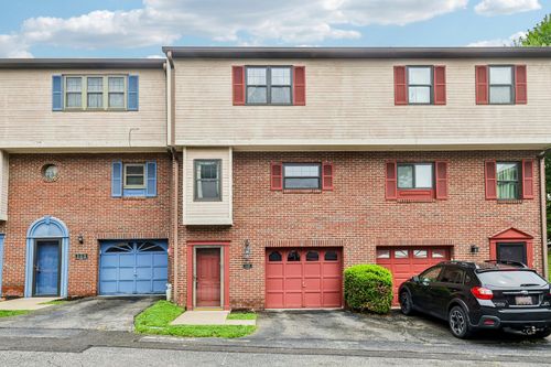 112 Longfellow Court, Swissvale, PA, 15218 | Card Image