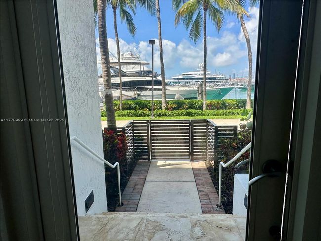 STE-4M - 400 Alton Rd, Condo with 1 bedrooms, 2 bathrooms and null parking in Miami Beach FL | Image 36