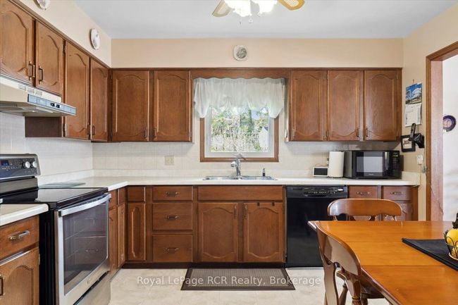 371 4 Th Ave, House other with 4 bedrooms, 2 bathrooms and 6 parking in Hanover ON | Image 10