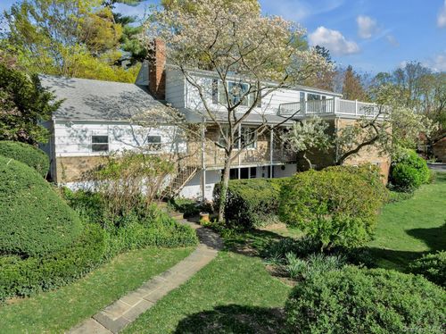 11 Soundview Rd, Glen Cove, NY, 11542-1721 | Card Image