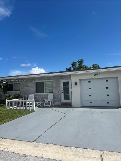 6940 Nw 17th St, Margate, FL, 33063-2415 | Card Image