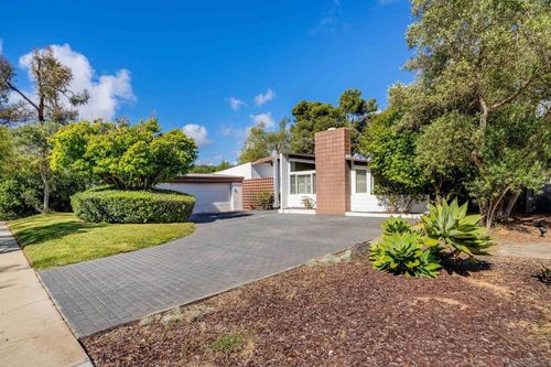 8575 La Jolla Scenic Dr N, La Jolla, CA, 92037-2142 | Card Image