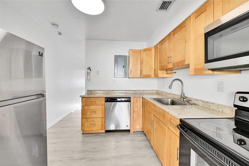 2409 Taft St, Hollywood, FL, 33020-2644 | Card Image