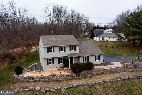 241 Dove Dr, HONEY BROOK, PA, 19344-8637 | Card Image