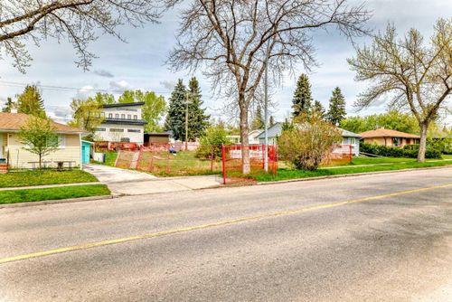 523 Northmount Dr Nw, Calgary, AB, T2K3J1 | Card Image