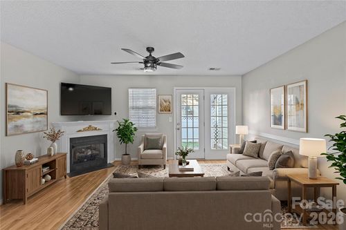 10923 Holly Ridge Blvd, Charlotte, NC, 28216-0724 | Card Image