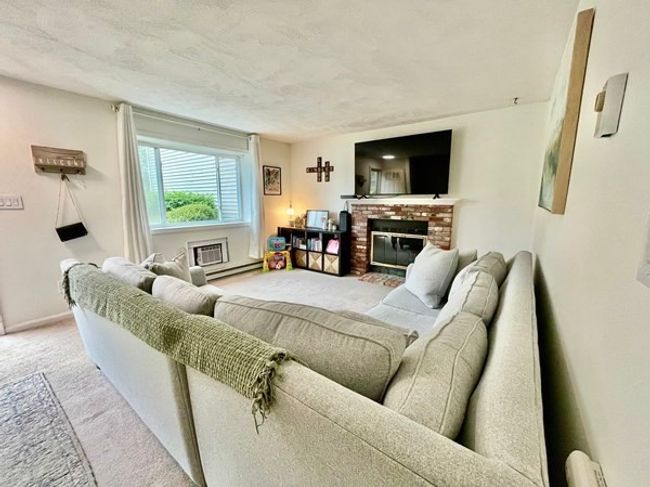 APT-104 - 4 Erick Rd, Condo with 2 bedrooms, 2 bathrooms and 2 parking in Mansfield MA | Image 10