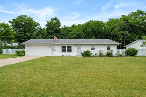 366 Dotson Dr, Sherwood, MI, 49089-8703 | Card Image