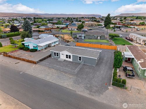 412 Thunderbird Way Sw, Mattawa, WA, 99349-2072 | Card Image