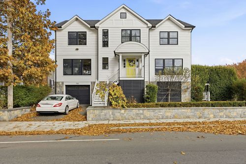 783 Reef Rd, Fairfield, CT, 06824-6547 | Card Image