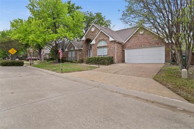 5202 Hawks Nest, House other with 3 bedrooms, 2 bathrooms and null parking in Mckinney TX | Image 2