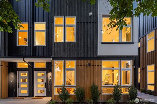 1721 17th Ave, Seattle, WA, 98122 | Card Image