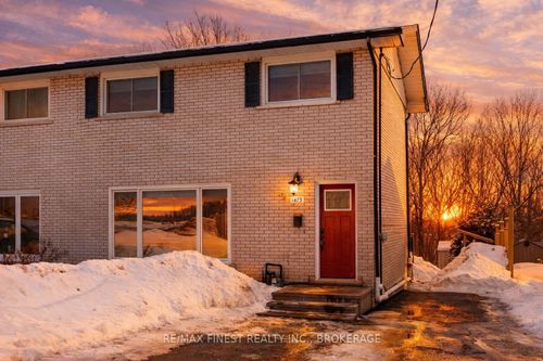 1479 Montreal St, Kingston, ON, K7K3L8 | Card Image