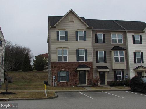 7906 Erinvale Ln, SEVEN VALLEYS, PA, 17360-7700 | Card Image