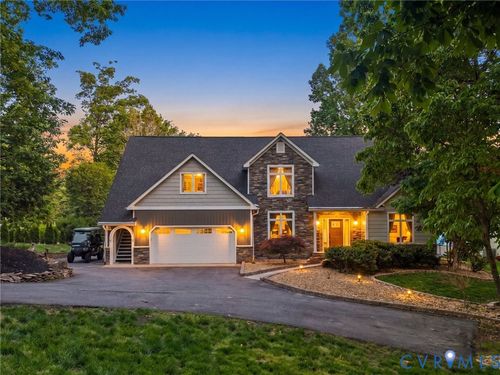 20149 Oak River Ct, South Chesterfield, VA, 23803-1093 | Card Image