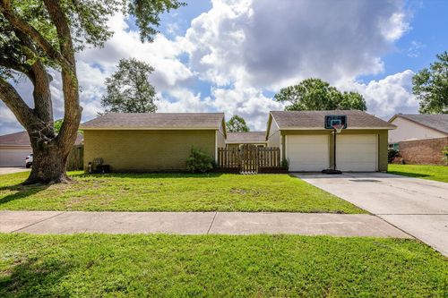 528 Belmont Dr, Friendswood, TX, 77546-5602 | Card Image