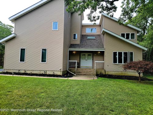 28 Musket Ln, Eatontown, NJ, 07724-2466 | Card Image