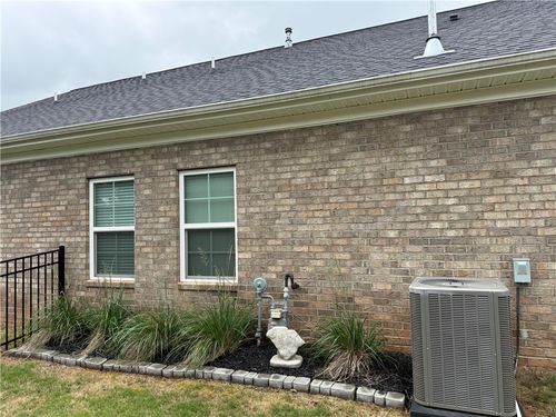122 Pleasant Hill Dr, Easley, SC, 29642-9788 | Card Image