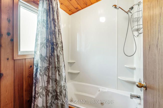 1092 Briscoe Dr, House other with 3 bedrooms, 2 bathrooms and 6 parking in Algonquin Highlands ON | Image 27