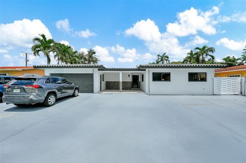 11055 Nw 59th Ct, Hialeah, FL, 33012-6505 | Card Image