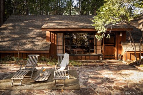 324 Summit Dr, Lake Arrowhead, CA, 92352-9751 | Card Image