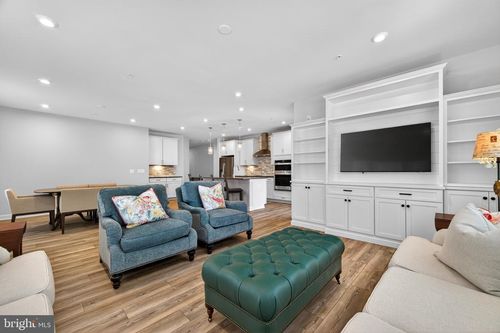 202-21630 Hawksbill High Cir, STERLING, VA, 20164-9399 | Card Image