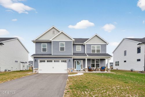 151 Valley Hall Dr, Perrysburg, OH, 43551-6927 | Card Image