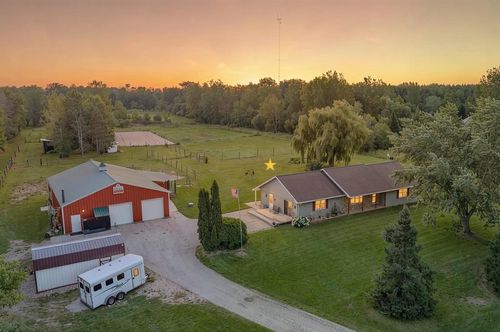 N4288 Green Valley Road, ANGELICA, WI, 54137 | Card Image