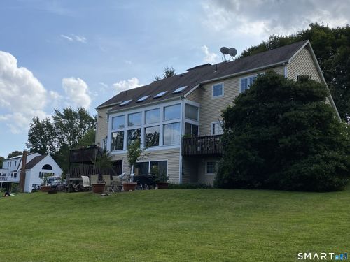 141 Saint Johns Rd, Ridgefield, CT, 06877-5524 | Card Image
