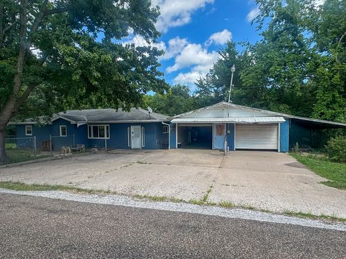 800 Shady Acres Ln, Quincy, IL, 62305-8782 | Card Image