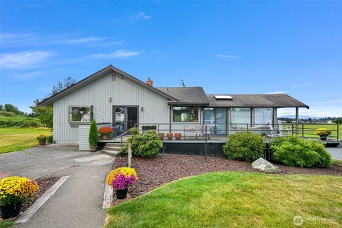 5752 Ronnie Hill Ln, Ferndale, WA, 98248-8521 | Card Image