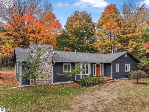 316 S Shabwasung St, Northport, MI, 49670-9604 | Card Image