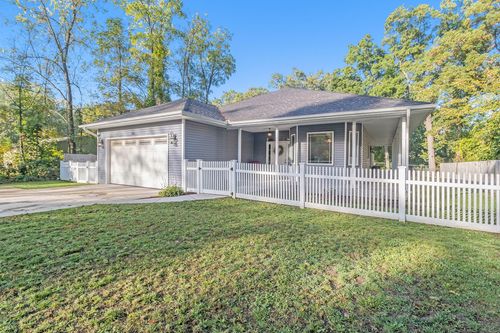 7811 N 39th St, Augusta, MI, 49012-9275 | Card Image