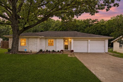 1407 Donley Dr, Euless, TX, 76039-2527 | Card Image