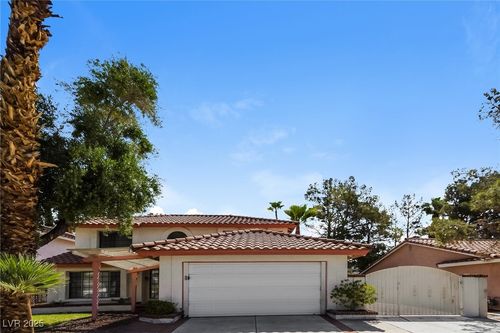 2924 Pleasant Lake Dr, Las Vegas, NV, 89117-2253 | Card Image