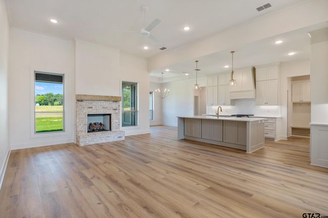 11428 Zoe Cir, House other with 4 bedrooms, 3 bathrooms and null parking in Flint TX | Image 5