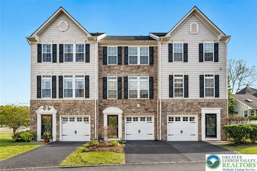 1632 Oakridge Ln, HELLERTOWN, PA, 18055-1180 | Card Image